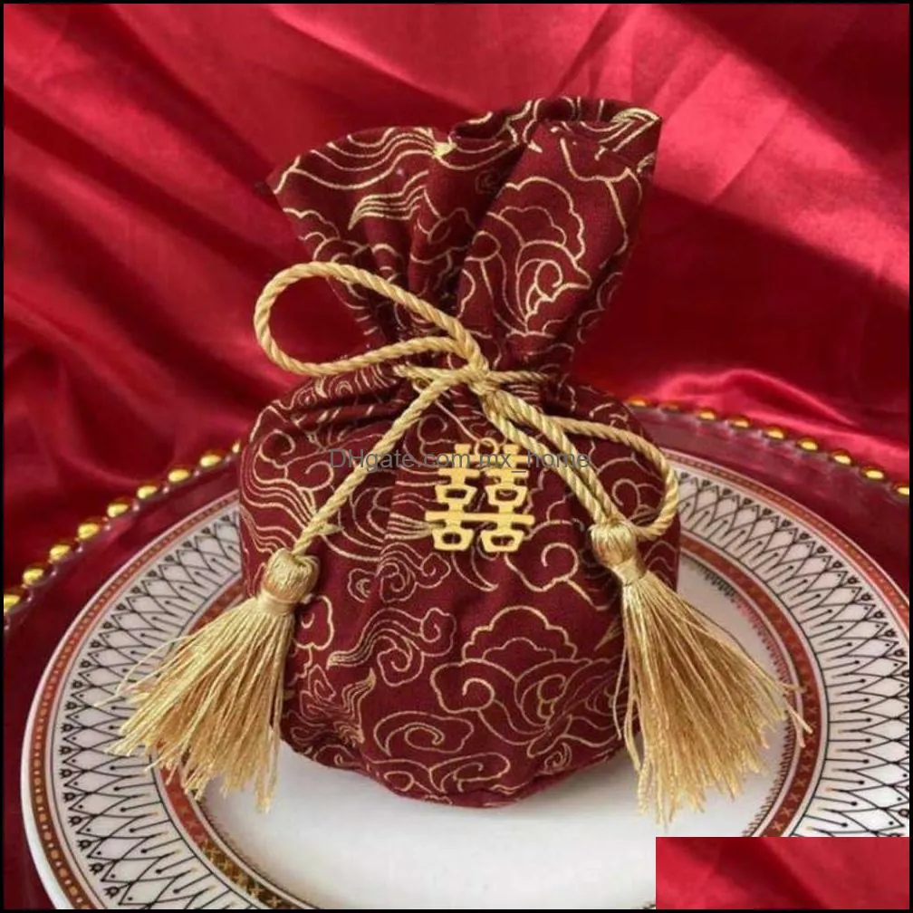 Ins Style Wedding Gift Supplies Chinese Party Favor Candy Bag Box With Hand Creative Cloth Event Festive