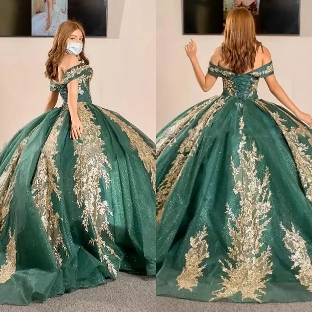 2022 Modest Dark Green Gold Appliques Quinceanera Dresses Off Shoulder With Sleeves Beaded Long Train Sweet 16 Dress Prom Party F0325