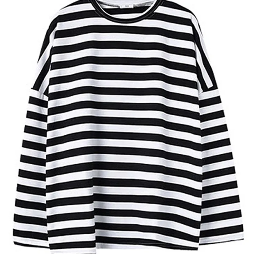 特大のTシャツ春秋の女性ハラジュクストライプTシャツ韓国カジュアルフルスリーブoネックTシャツウルツァンフェムブラックトップ220326