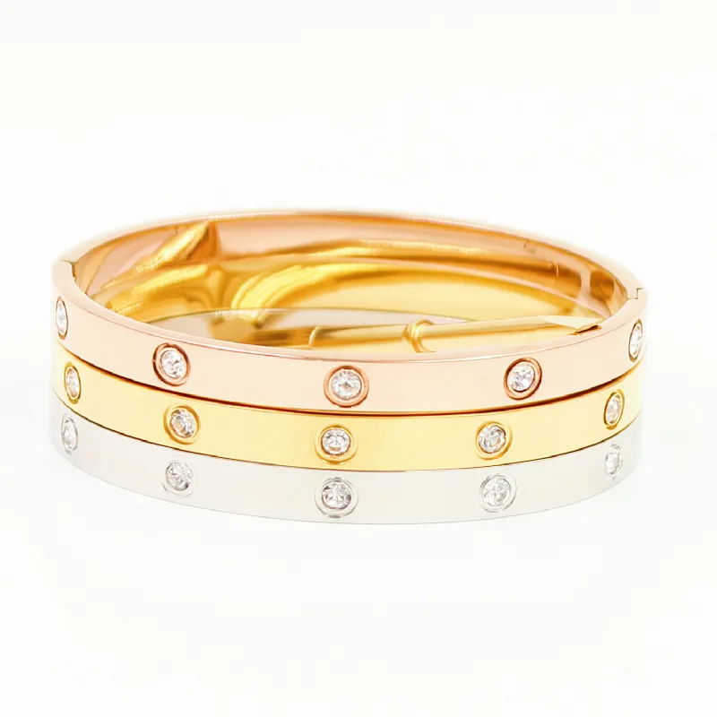 منتجات العلامة التجارية الشهيرة Love Fashion Luxury Women Men's Bracelets 10PCS Crystal Gold Party Classic Style Weatherproof Bracelet