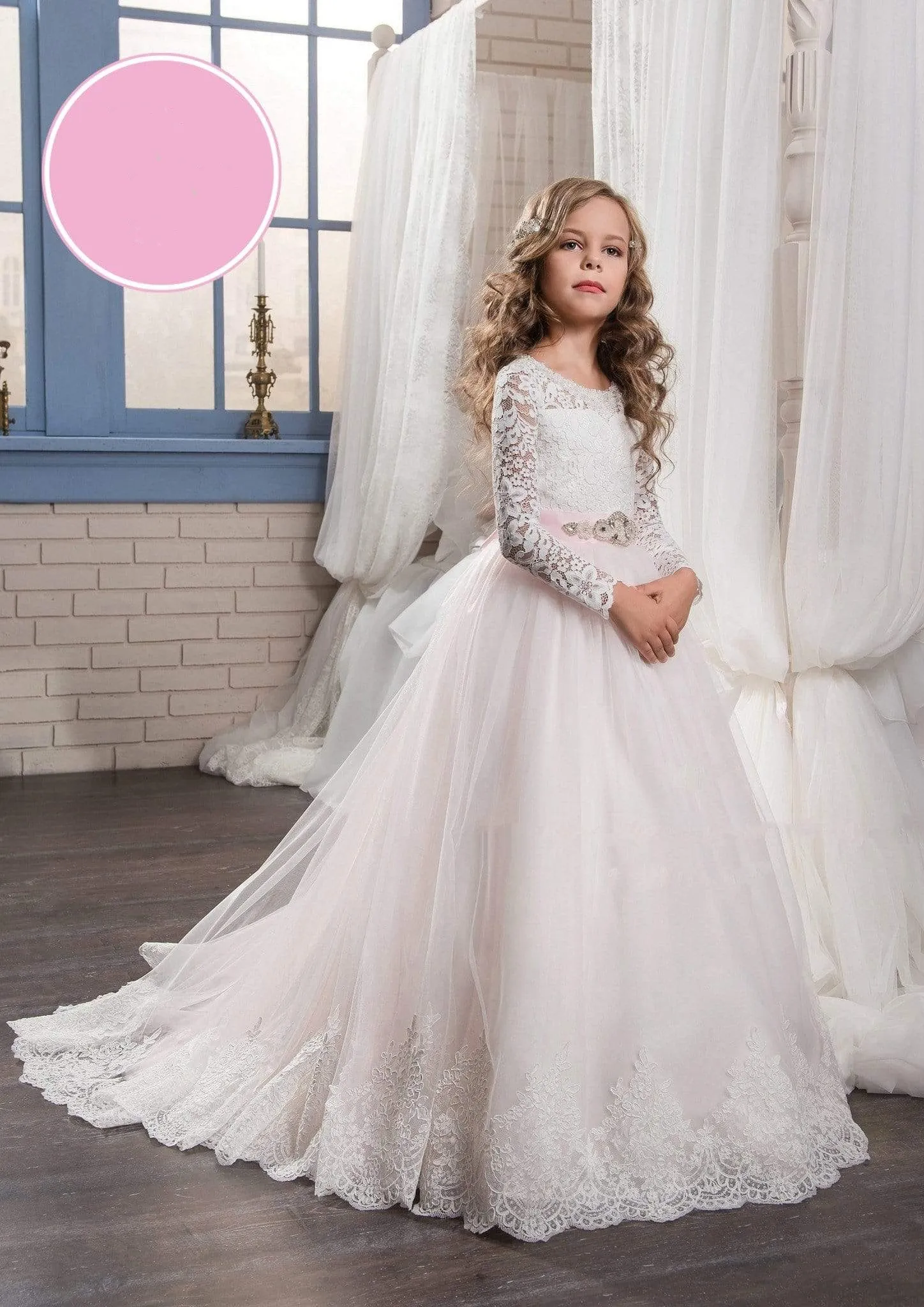 Abiti da ragazza di fiori per matrimoni 2022 Abito da comunione in pizzo a-line con maniche lunghe Abiti da festa formali per bambini Tulle Compleanno per bambini Evento speciale Gioiello in vita con cravatta