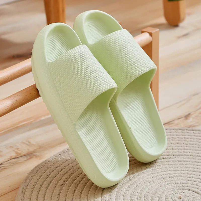 5 Star Hotel Bathroom Slippers Warm Hotel Indoor Slipper Nonslip Hotel  Disposable Slippers - China Coral Fleece Slippers and Eco-Friendly price |  Made-in-China.com