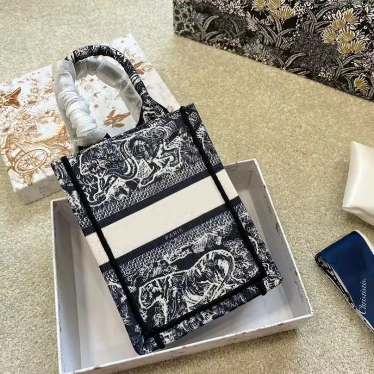 Tillbeh￶r Kvinnor Luxurys Designers Fashion Letter Shoulder Crossbody Bag With Strap Present Box