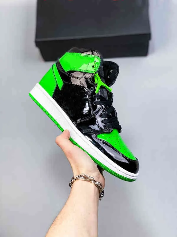 Ny 1S High Top Board Basketball 1 Shoes Man Women Patent Leather Fluorescent Green Beika Blue Black Red Paint Finish Slå