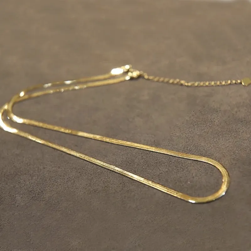18k Gold weiche und glatte Farbe goldene goldene goldene Schlangenknochen Halskette