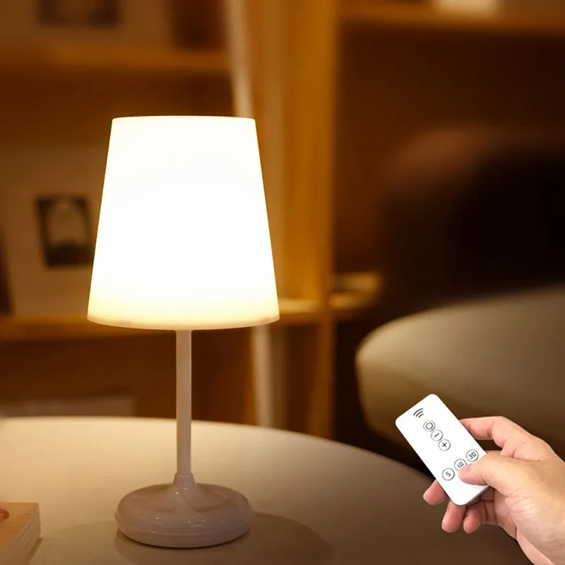 Bordslampor 1PC Creative Wireless LED -bordslampa USB -laddningsbar justerbar säng nattljus med fjärrkontroller