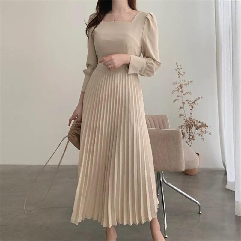 Herfst vrouwen elegantie kort Koreaans ol werk lange jurk solide slanke streetwear korte mouwen geplooide feestvestidos 210514