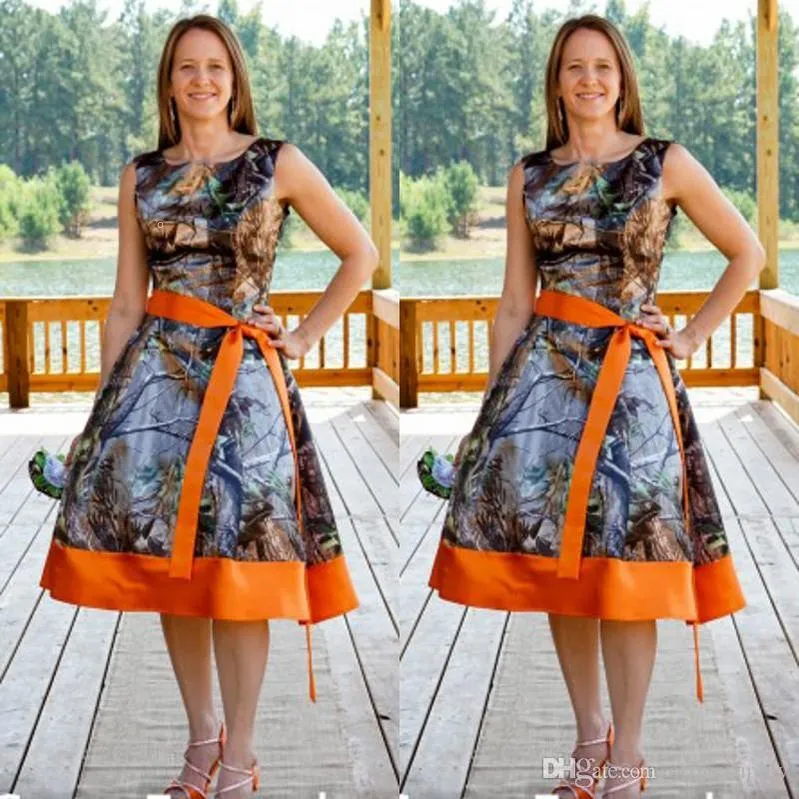 Un pcs Nouveau Design Camo Robes De Demoiselle D'honneur 2022 Orange Col Carré Sans Manches Ruban Sash Une Ligne Longueur Au Genou Robes De Fête De Mariage Robes De Bal Sur Mesure