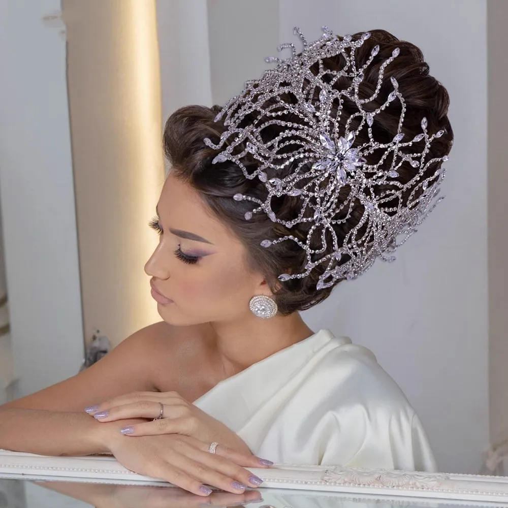 Hot Designer Włosy ślubne Tiaras Headpieces na biżuterię ślubną Biżuteria urodzinowa Kryształy głowy Korony Akcesoria Klejnoty Ślubne Brides Jewellries