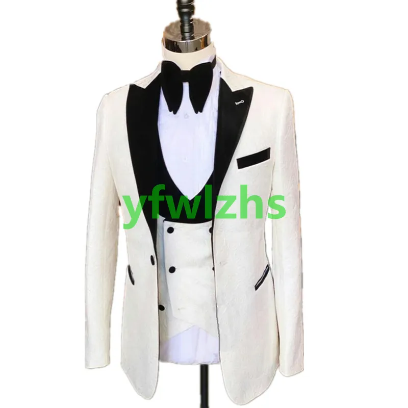 Custom-made Embossing Groomsmen Peak Lapel Men Suits Groom Tuxedos Wedding/Prom/Dinner Man Blazer(Jacket+Pants+Tie+Vest) W983