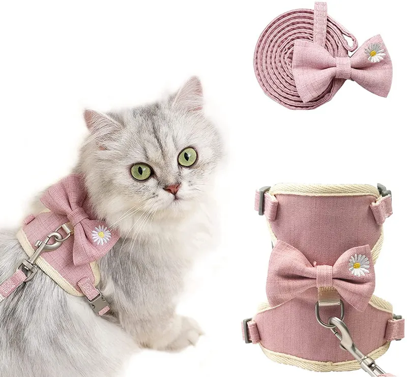 Cat Vest Harness och Leashes Set Söt Blå Bowtie Dog Västar Med Blomma Broderier Mesh Andningsbara Justerbara Mjuka Vest Harnesses för Små Medium Stora Katter Hundar B73