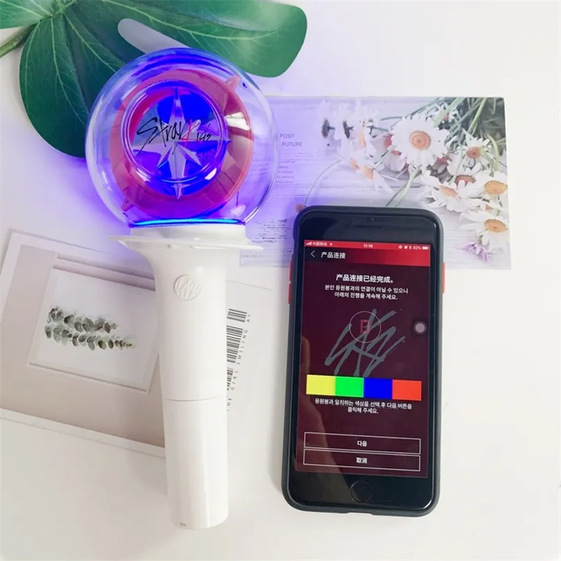 Lightstick Fashion Kpop Sapted Kids Lightstick ile Bluetooth Konser El Lambası Glow Stick Flash Lamba Fanları Koleksiyonu 220601