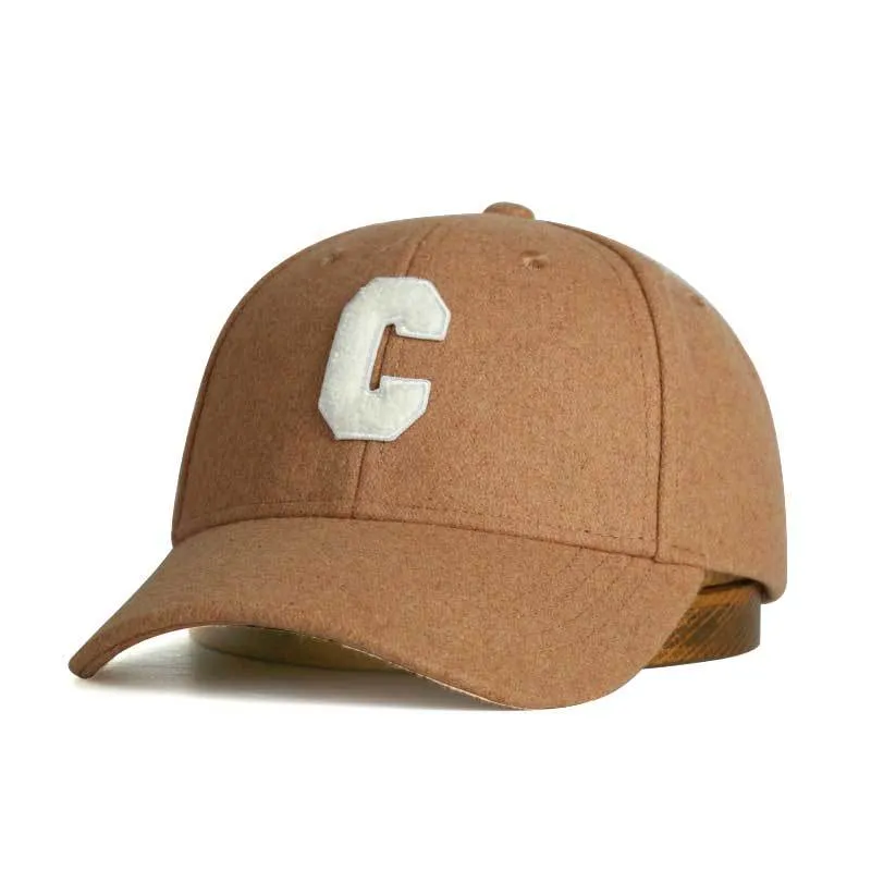 Классическая буква клубничная принт бейсболка Женщины Знаменитые хлопковые регулируемые череп Sport Golf Ball Caps изогнутая высококачественная шляпа 2022 Дизайнер