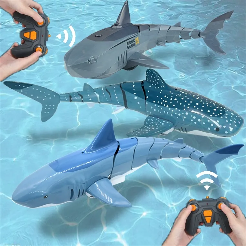 Engraçado RC Shark Toy Toy Remote Control Animals Robôs Bath Pool Toys Electric for Kids Boys Children Cool Subarks submarino 220628