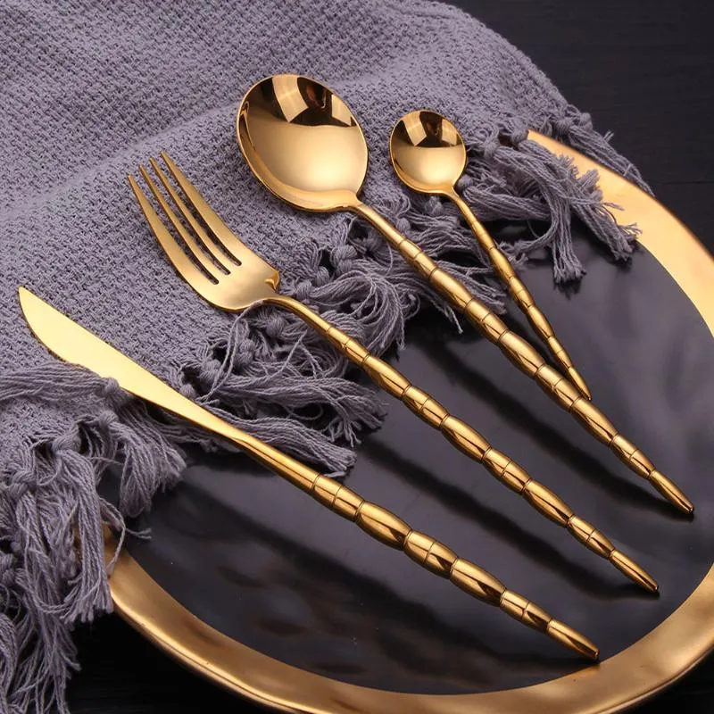 أدوات المائدة مجموعات أدوات المائدة الذهب على مدار 24 قطعة من الذهب المائدة الجليدية الفولاذ المقاوم للصدأ سكين سكين ملاعق عشاء لمجموعة الإكسسوارات المطبخ المنزلية.