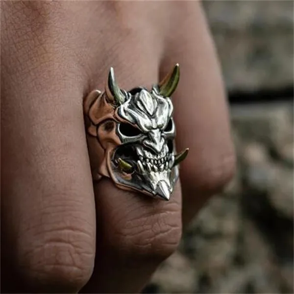 IFUAQZ Men's Wolf Skull Head Ring – Stainless Steel Gothic Biker Band, Silver/Gold, Sizes 7-13 - View #4