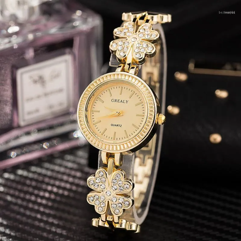 Нарученные часы часы, продающие повседневную модную бриллиант-бриллиант четырехлистные женские браслет часы просты
