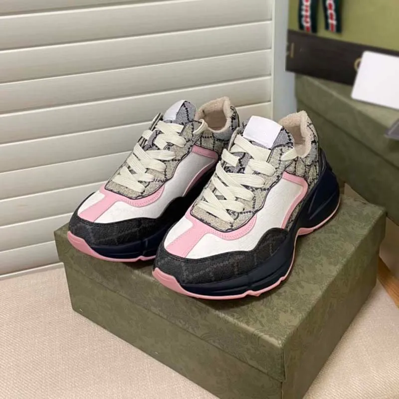 أحذية مصممة جديدة Rhyton Top Sneaker Plaid Pattern Platform الكلاسيكية من جلد الغزال الجلدي الرياضي التزلج على التزلج على الحذاء الرجال