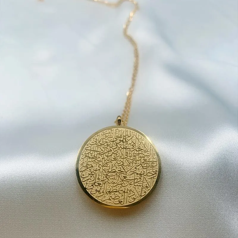 Naszyjniki z wisiorkami wykwintny koran naszyjnik dla kobiet islamska biżuteria złoty kolor koło ze stali nierdzewnej święte słowo muzułmański GiftPendant