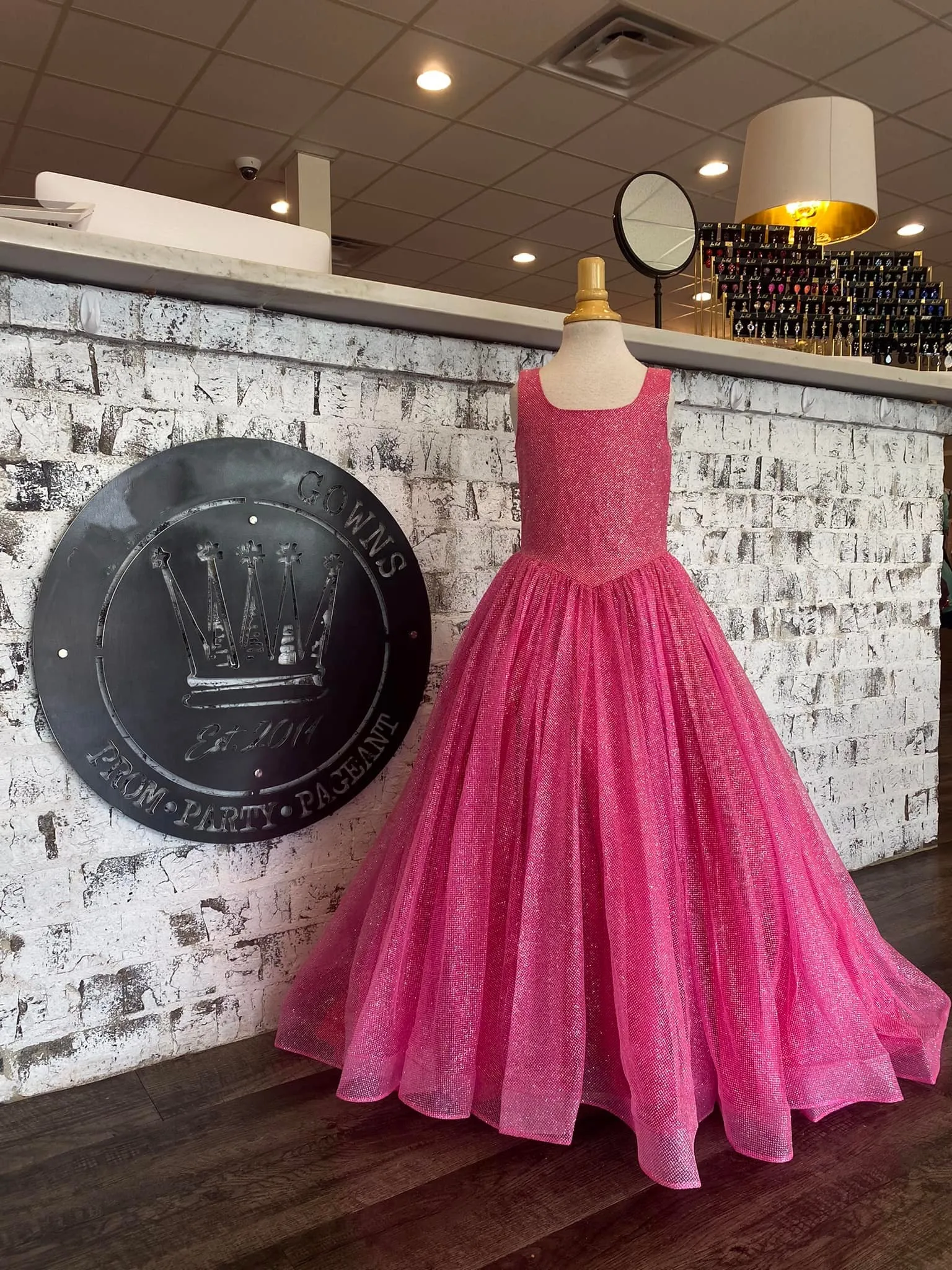 Sparkling Girls Pageant Dresses 2019 Ball Gowns Unique Designer Cupcake  Child Glitz Flower Girls Dresses For Wedding Size 3 4 6 8 10 From Yymdress,  $49.75 | DHgate.Com