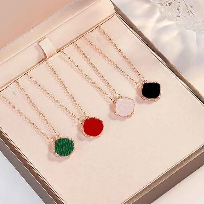 Clover Necklaces designer for women long chain trendy fashion lucky jewelry pendant white Green black Red shell rose gold chain necklace party gift stainless steel