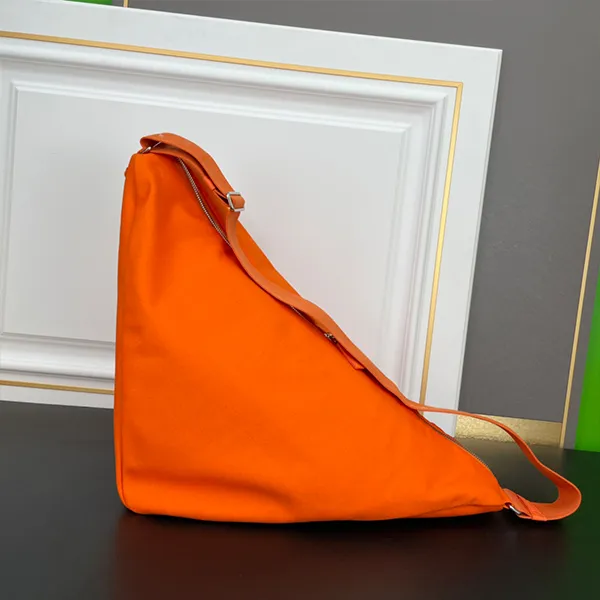 Najwyższa jakość 60 cm ponadwymiarowa płótno torby krzyżowe duża pojemność Trójkąt torba torba Regulowana litera ramię w paski na ramię męskie i damskie torebki torebki cztery kolory p