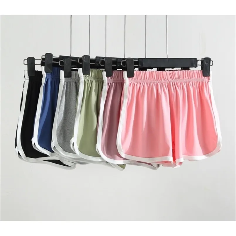 Shorts de sport femmes été vêtements décontractés trois-quarts pantalons mode coréenne yoga pantalons de plage pantalons de couleur bonbon 220419