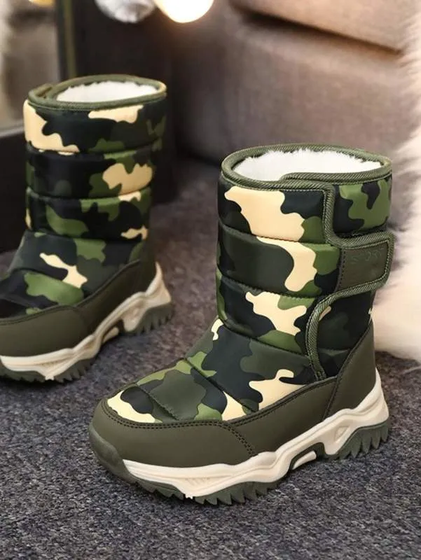 Botas de nieve interiores de felpa con correa con cierre de velcro y estampado de camuflaje para niños ELLA