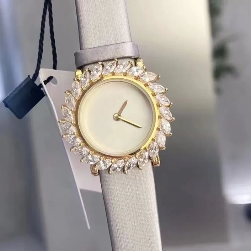 ウォッチデザイナーウォッチソフトサテン材料で作られた輸入クォーツムーブメントベルト31x7.8mm女性の時計