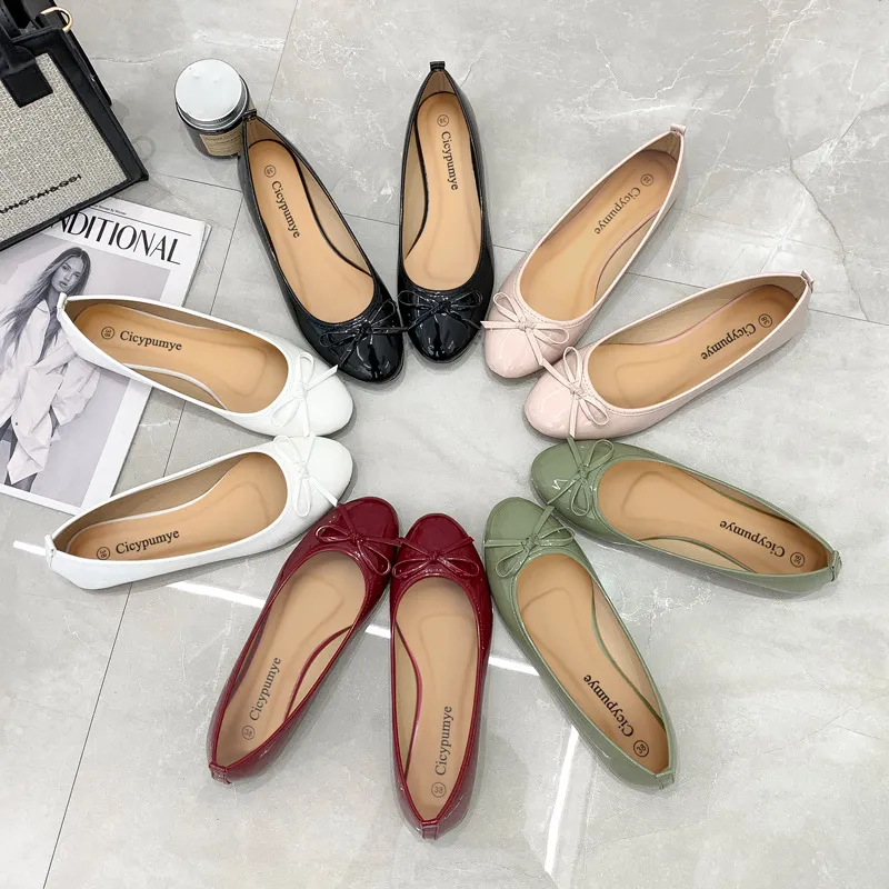 2022 new single Sandals shoe women`s round head bow soft bottom patent leather women`s shoes 35-40