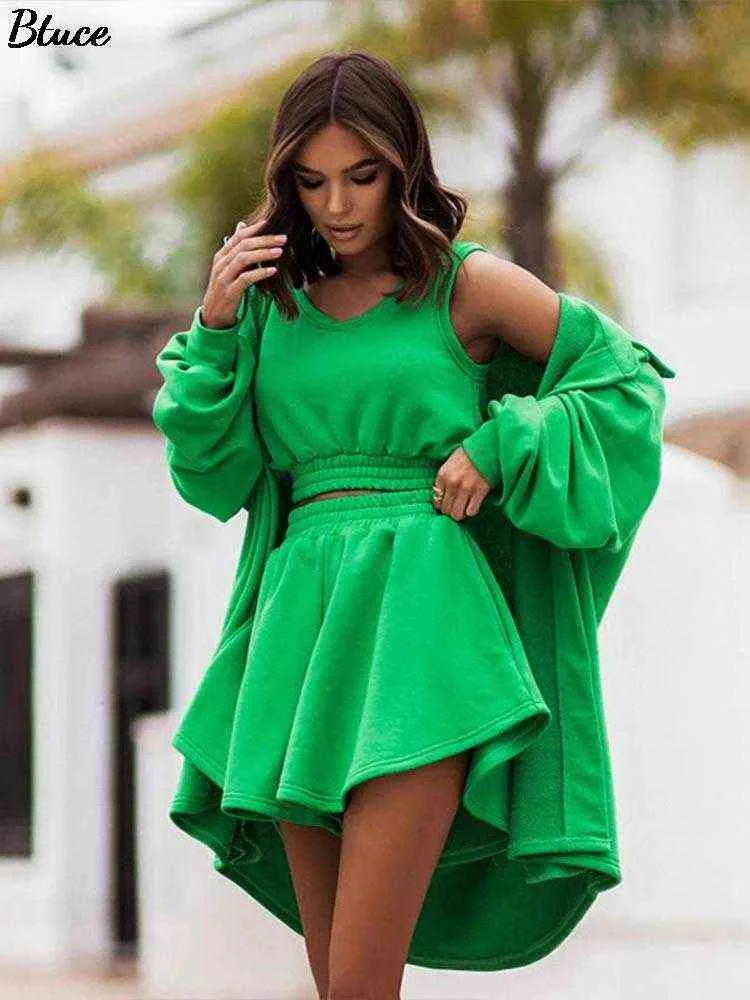 Costumes lâches pour femmes avec short vert Survêtement surdimensionné 3 pièces ensemble femme à manches longues Tops Crop Vest Mini Shorts Outfits T220729