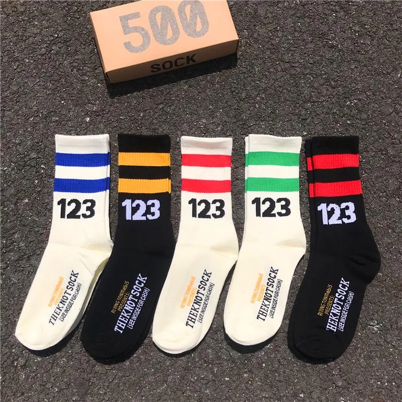 Meias masculinas Fashion Stripe 123 Skateboard Sports White /Black Trend Hip Hop 3 Pares /caixas Modelos de casais de algodão Casual Socksmen's