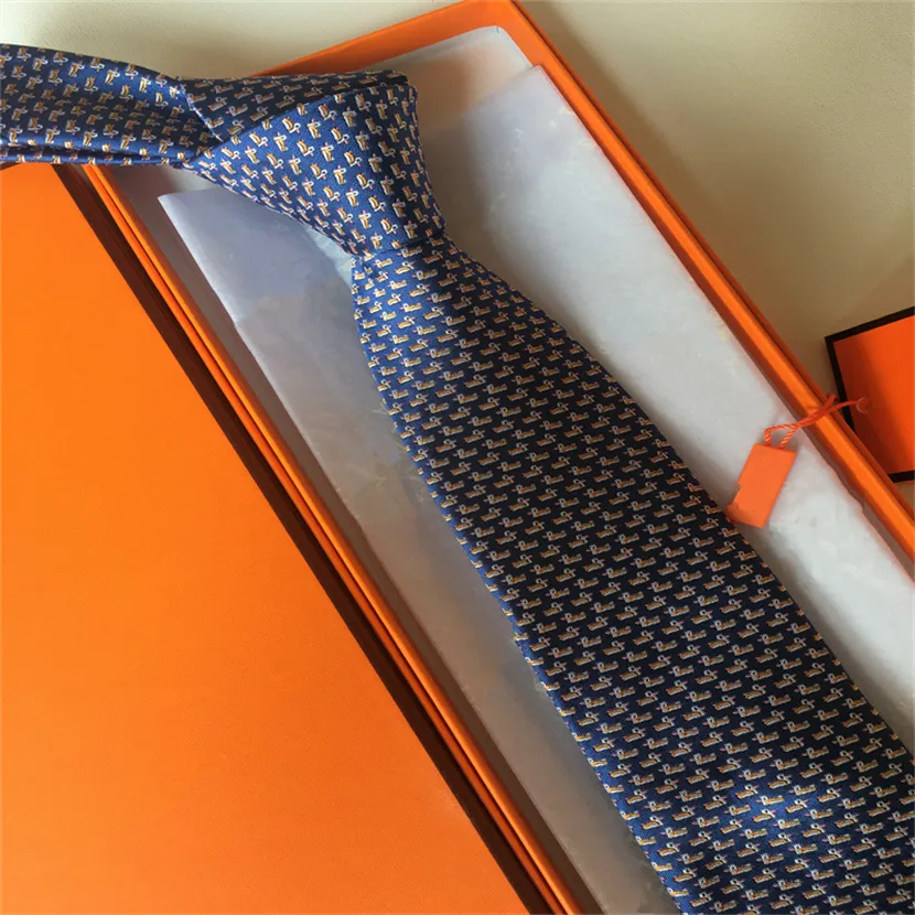 .Designer Tie Herr Mens Silk Slitte Högkvalitativ Cravatta Uomo Manliga affärsskydd Bokstav broderad Krawatte med låda Lyxiga nackband 8559 21