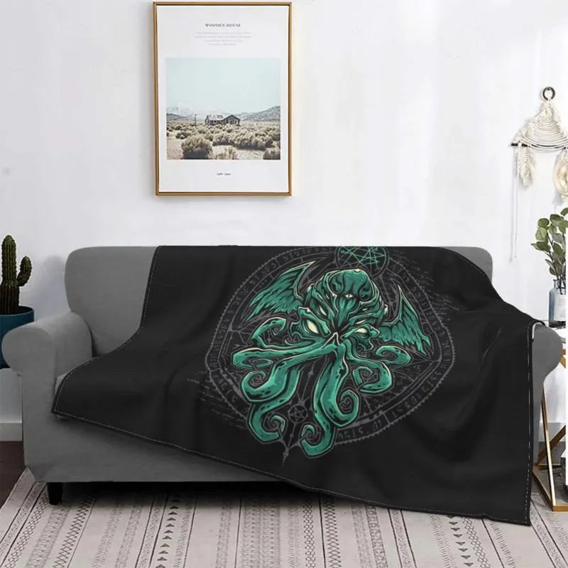 Dekens geweldige cthulhu fuzzy lovecraft occulte horror op maat gemaakte gooi deken voor sofa beddening lounge 125 100 cm tapijt stukblankets