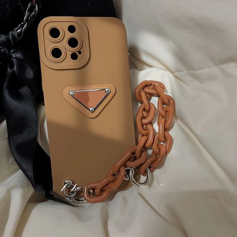 Telefoonhoesje met ketting Luxe ontwerper Klassieke brief Heren Dames Schokbestendige telefoons Gevallen Hoge kwaliteit voor iPhone 14 13 11 12 pro 7 8 X XS