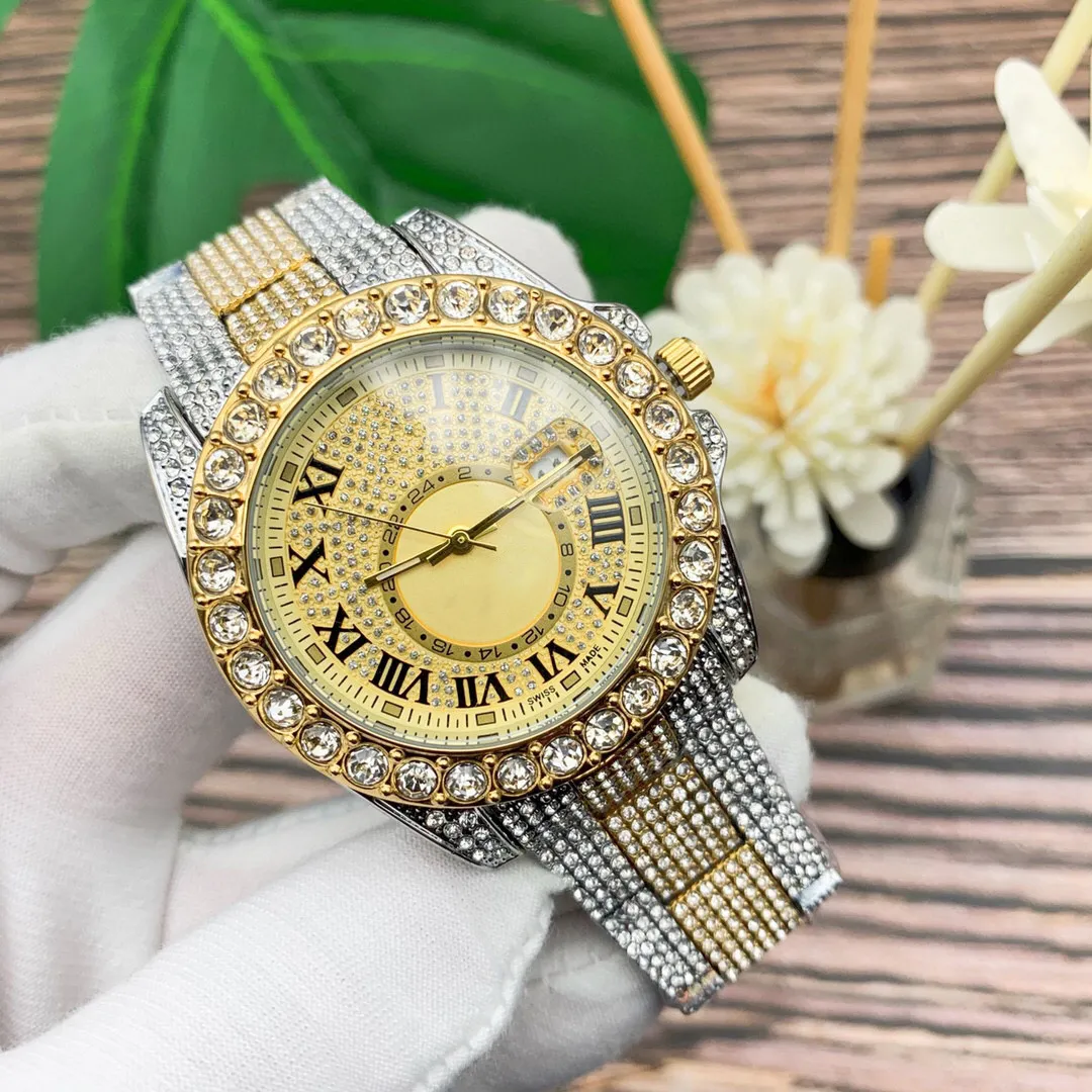 Montre Homme ICE HOUSE Luxe - Boîtier Et Bracelet Plaqué Or - Cadran Romain Avec Fausses Diamants