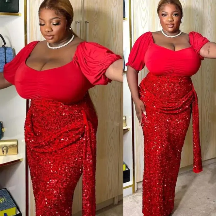 Arabisch EBI Aso Sparkly Red Plus Size Sheath Prom Dresses vierkante nek lovertjes lovertjes korte mouwen jurken avond formeel feestjurk op maat gemaakt