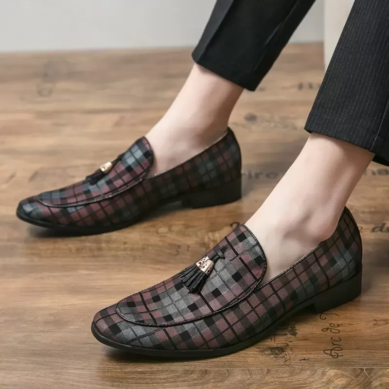 New Street Fashion Tassels Padrão de grade Oxford Sapatos para homens mocassins Casamento Prom caldo de casa Zapatos Hombre