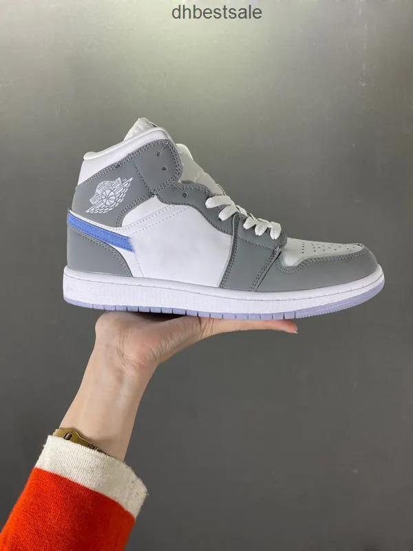 Mid Wolf Grey Basketball Chaussures Hommes Femmes Blue And Icy Soles Sneaker