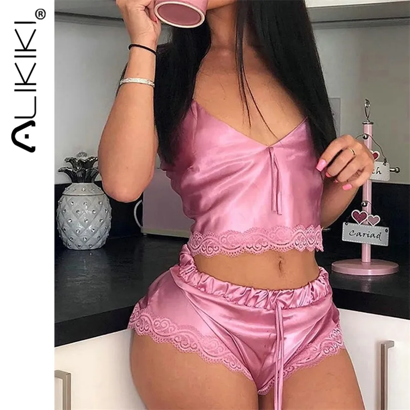 Ladies Sexy 2 Piece Satin Silk Pyjama Set ärmlös pyjamas Sleep Shorts Set Lace Pijama Suit Sleepwear For Women Sexy Nighties 220527