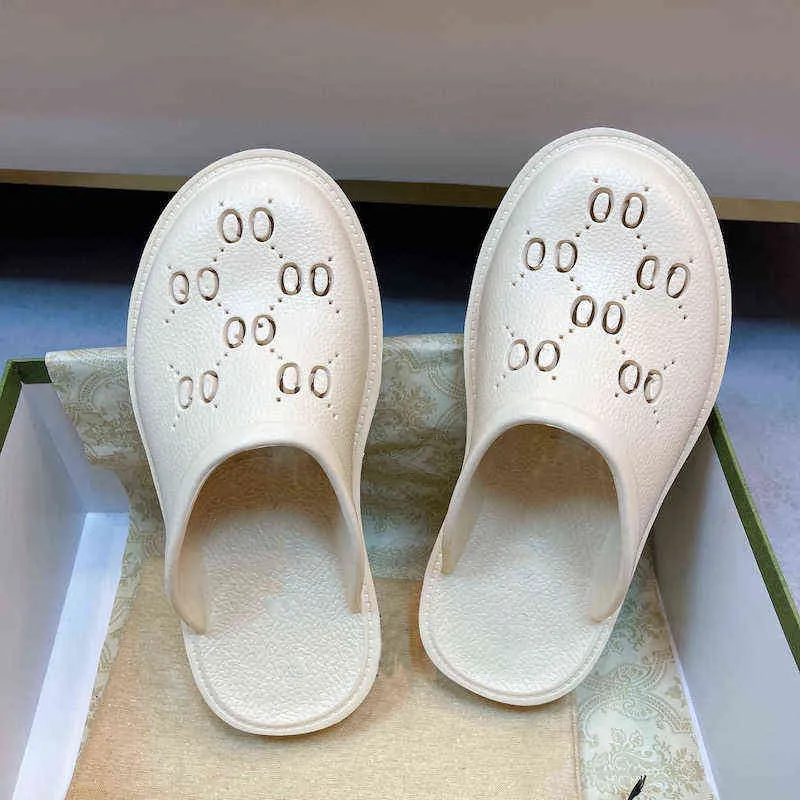 Plate-forme pour femme perforée G sandale Designer Diapositives Caoutchouc creux Pantoufles Noir Beige Summer Beach Sandales à enfiler pour hommes Mode Tongs