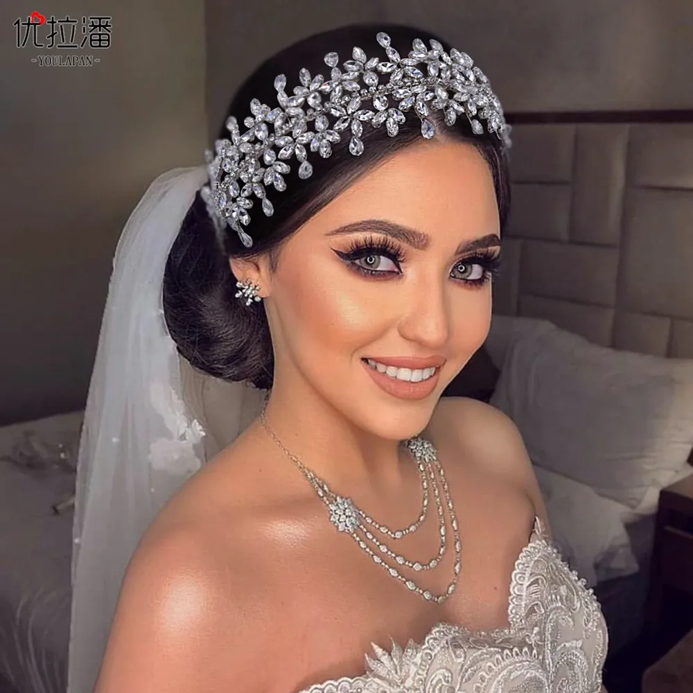 Beautiful Bride portrait wedding makeup and hairstyle with crown also with  braces teeth so like princess in one day 20787837 Stock Photo at Vecteezy