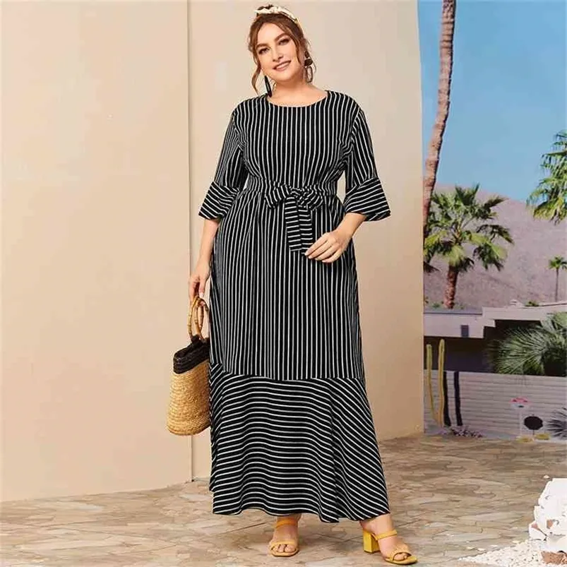 Plus Size Dress Summer Women Fashion Three Quarter Sleeve Striped Print Casual Dress Black Ruffles Maxi Long Dresses 210322