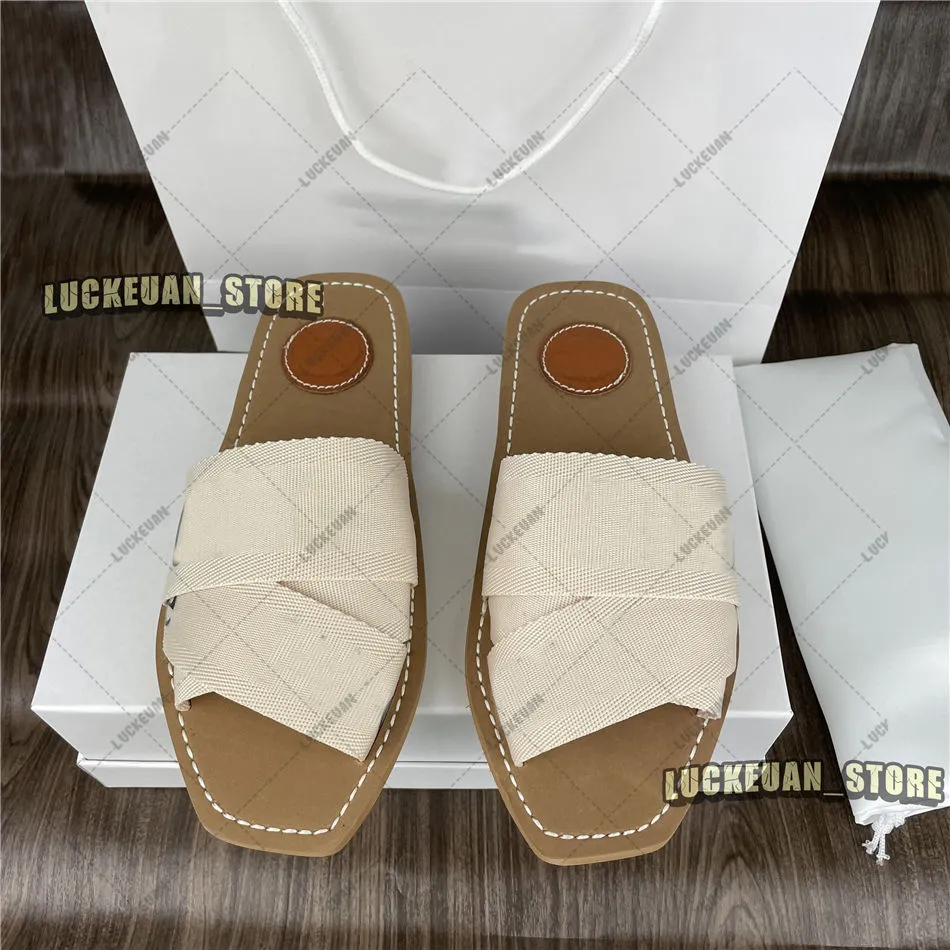 2022 Sommar Kvinnor Tofflor Högkvalitativ Tofflor Kvinna Klassisk Woody Mules Sula Sandaler Cross Band Canvas Dam Slides Designer Flip Flops med låda