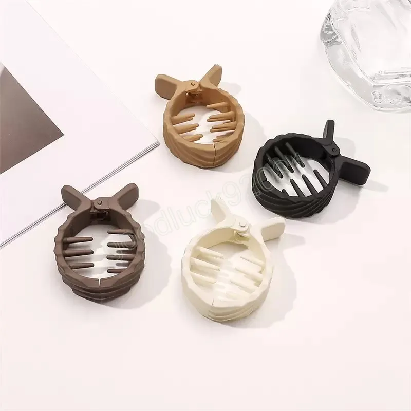 Women Ponytail Frosted Plastic Hair Clamps Hollow Out Solid Color Geometric Hair Clips Korean Girls Scrunchies Shower Head Wear Hairpins Medium Size 5 CM