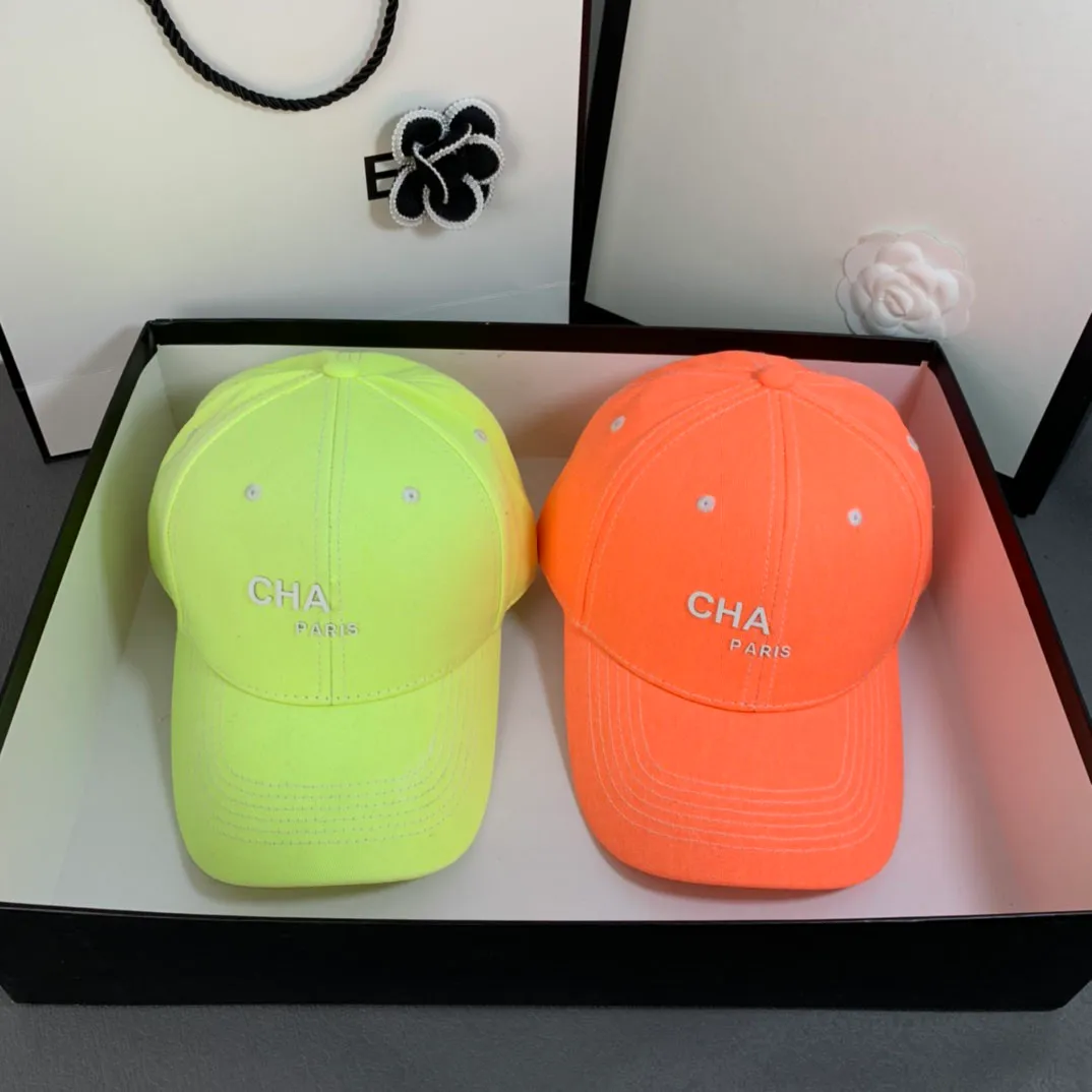 Ball Caps Designer Casquette Candy Fluorescent Cotton Baseball Couple Fashion Letter Street Shooting Cap