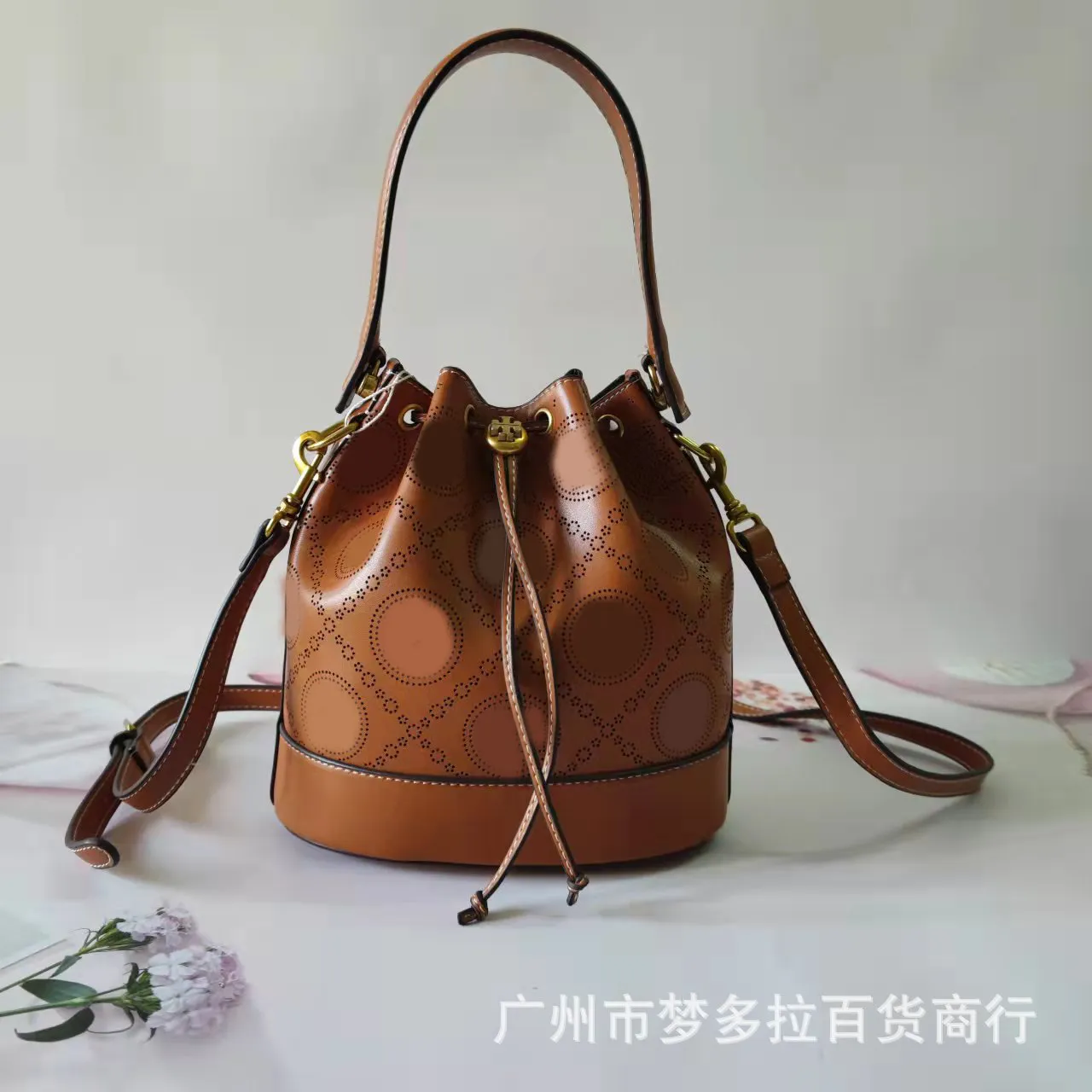 ショルダーバッグLuxurys Designers Fashion Womens T Quality High Crossbody Handbags Ladies Totes Sewing Bucket Bag Purse 2022 Cross B247i