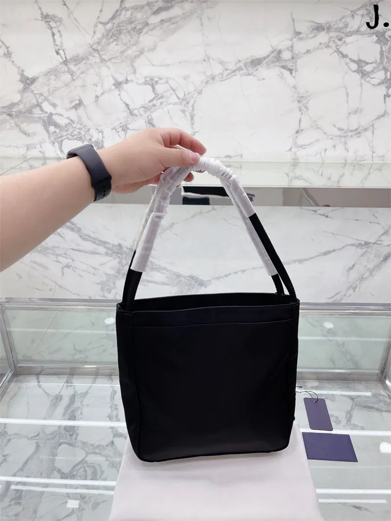 5A re Edition Нейлоновая сумка роскошные дизайнерские сумки для дизайнеров плеч.