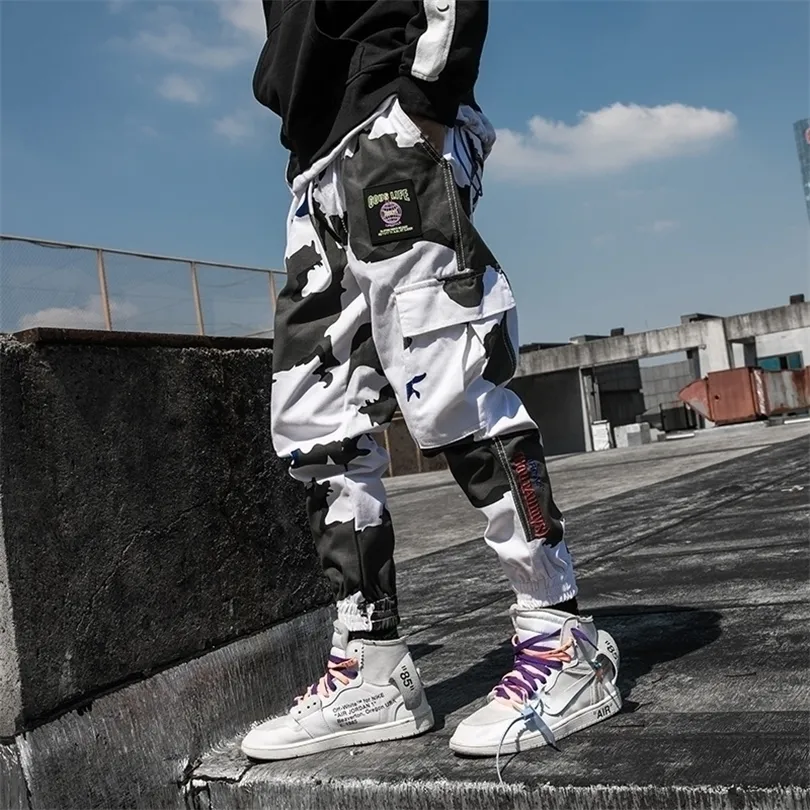 Cool Man Jogger Camouflage Tasche laterali Pantaloni sportivi da uomo stile sciolto Moda High Street Pantaloni casual Mens Streetwear Pantaloni T200319