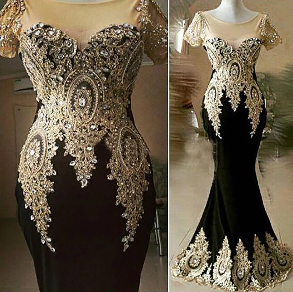 2022 Elegant Crystals Beaded Mermaid Formal Evening Dresses Black And Gold Lace Appliques Short Sleeve Prom Pageant Gowns African Dubai Lycra Special Occasion Wear